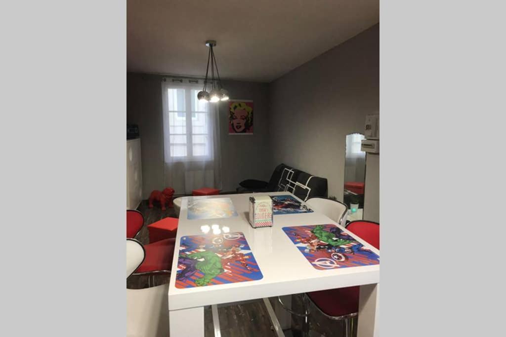 Appartement Style Pop Art Avec Garage Centre Historique เบซิเยร์ ภายนอก รูปภาพ