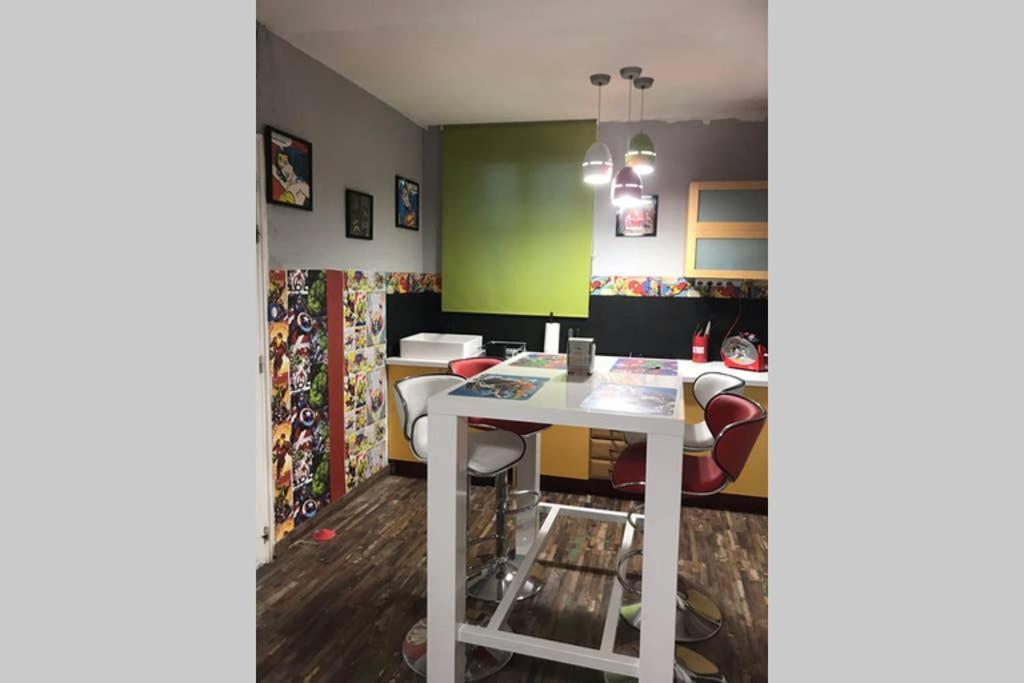 Appartement Style Pop Art Avec Garage Centre Historique เบซิเยร์ ภายนอก รูปภาพ