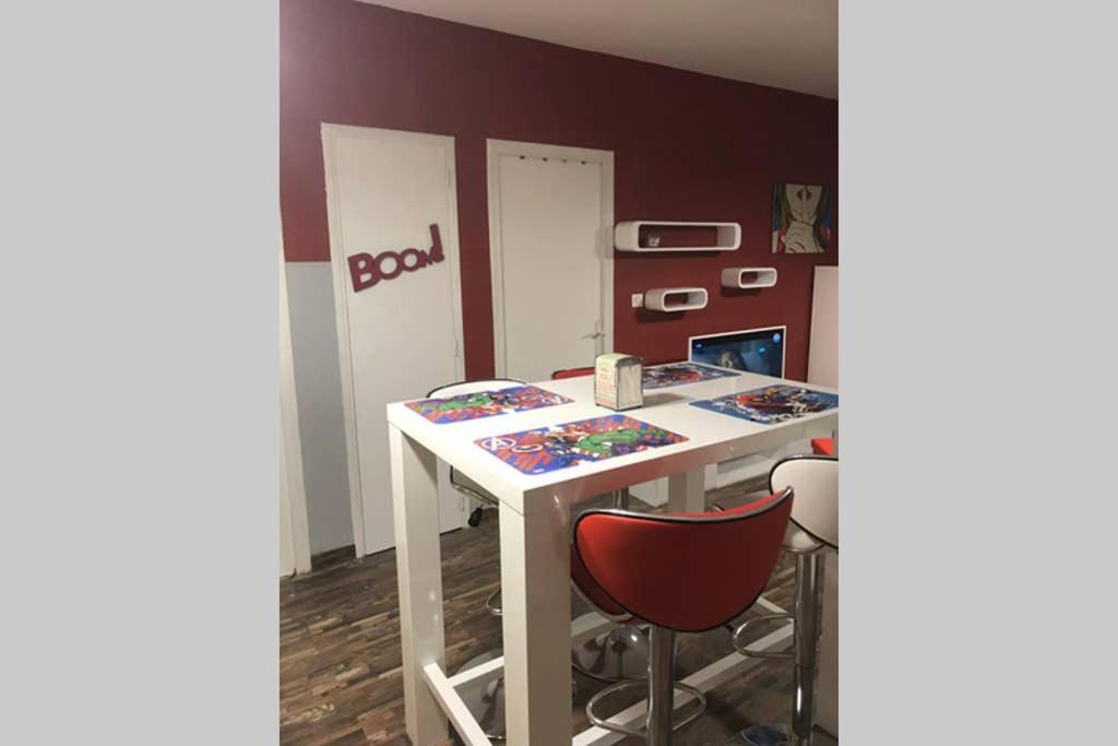 Appartement Style Pop Art Avec Garage Centre Historique เบซิเยร์ ภายนอก รูปภาพ