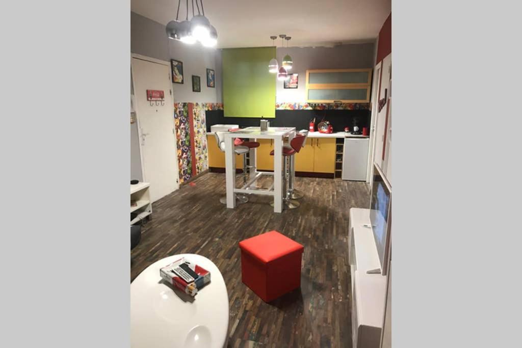 Appartement Style Pop Art Avec Garage Centre Historique เบซิเยร์ ภายนอก รูปภาพ