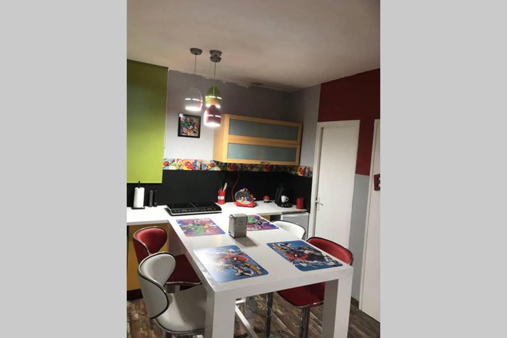 Appartement Style Pop Art Avec Garage Centre Historique เบซิเยร์ ภายนอก รูปภาพ