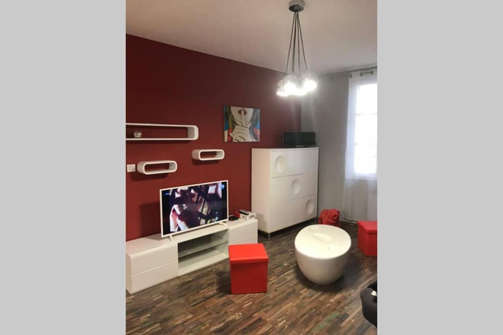 Appartement Style Pop Art Avec Garage Centre Historique เบซิเยร์ ภายนอก รูปภาพ