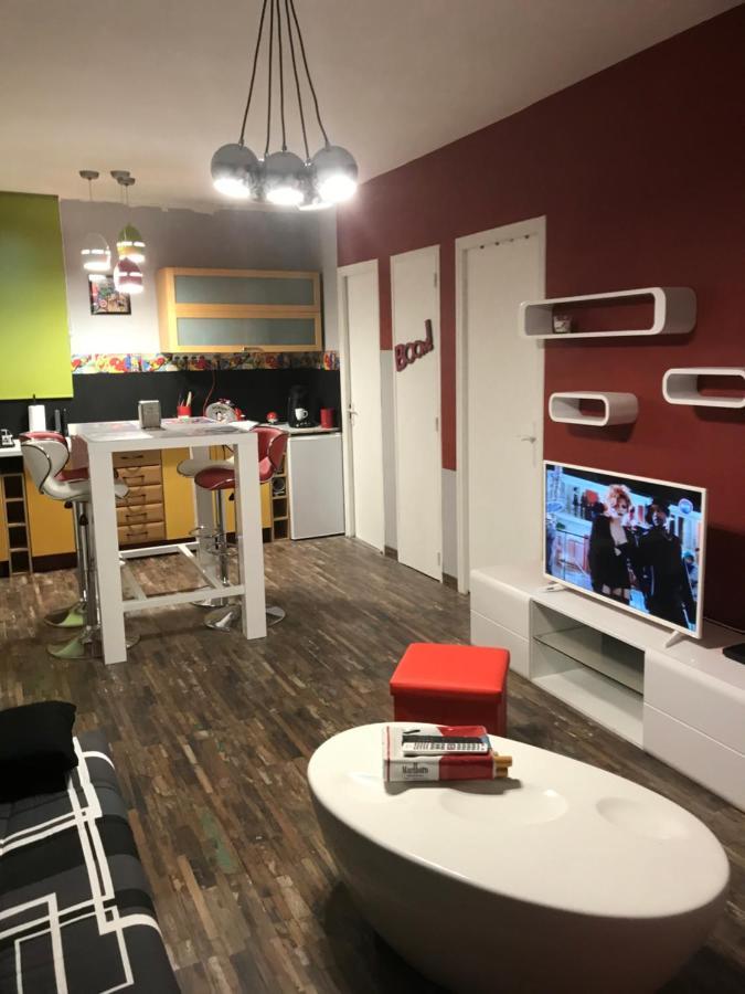 Appartement Style Pop Art Avec Garage Centre Historique เบซิเยร์ ภายนอก รูปภาพ